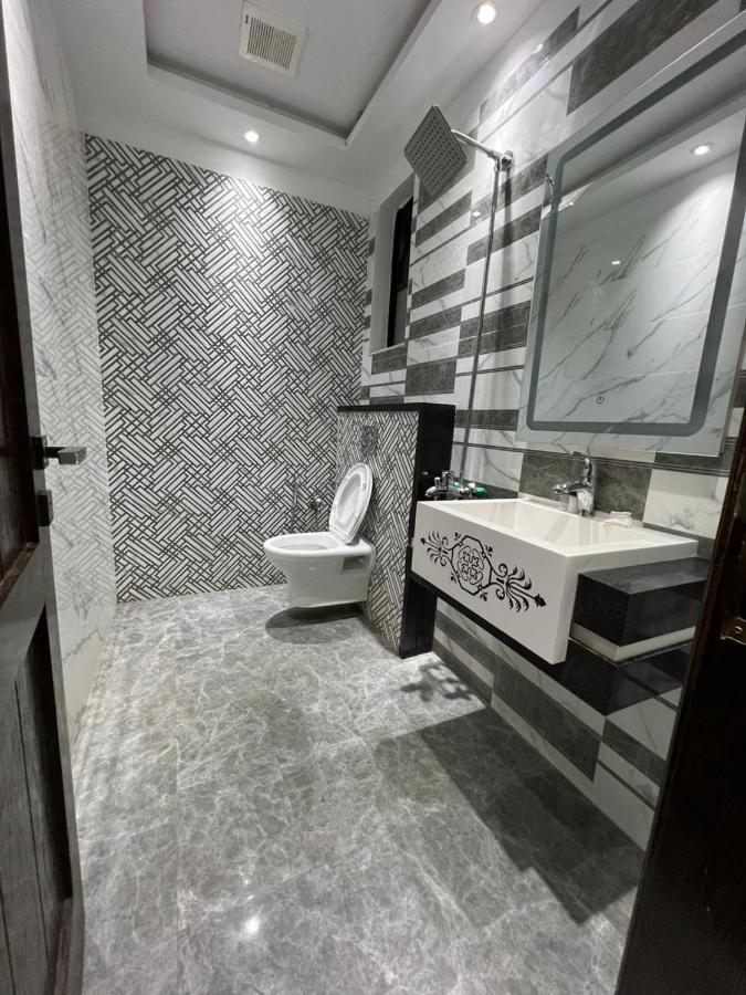 Palm Tree Hotel Лахор Екстериор снимка