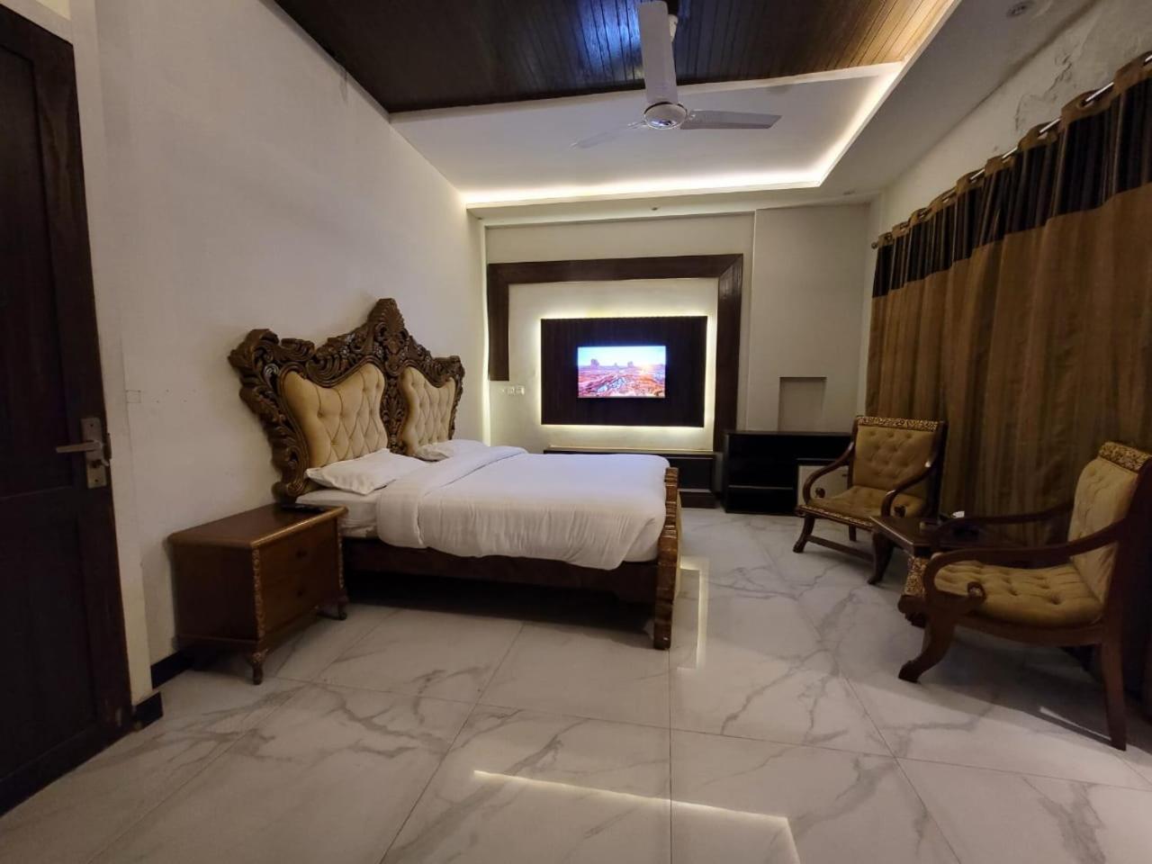 Palm Tree Hotel Лахор Екстериор снимка